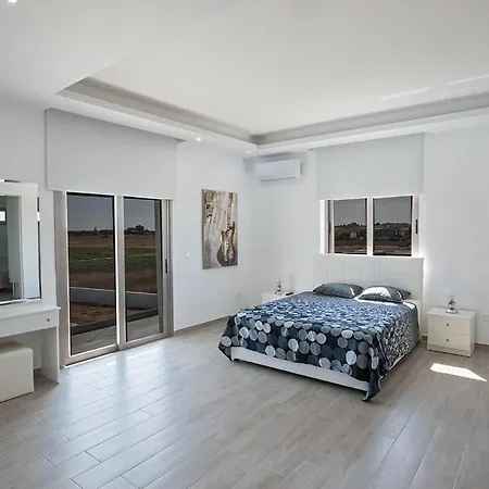 Vila Ioanni Chrysos - Luxury And New 6 Bedroom - Beautiful Sea Views Protaras